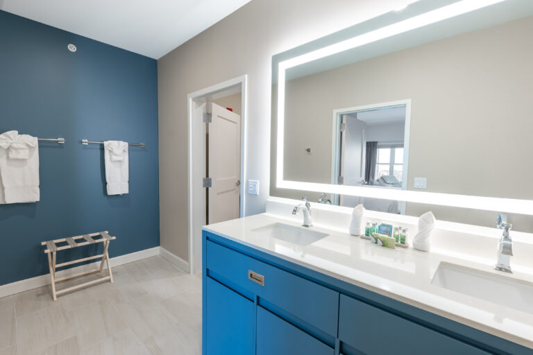 bluenose inn eden building suite bathroom