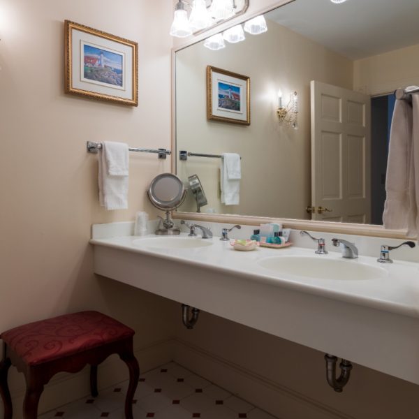 139 King Room - Bathroom | Bar Harbor Collection