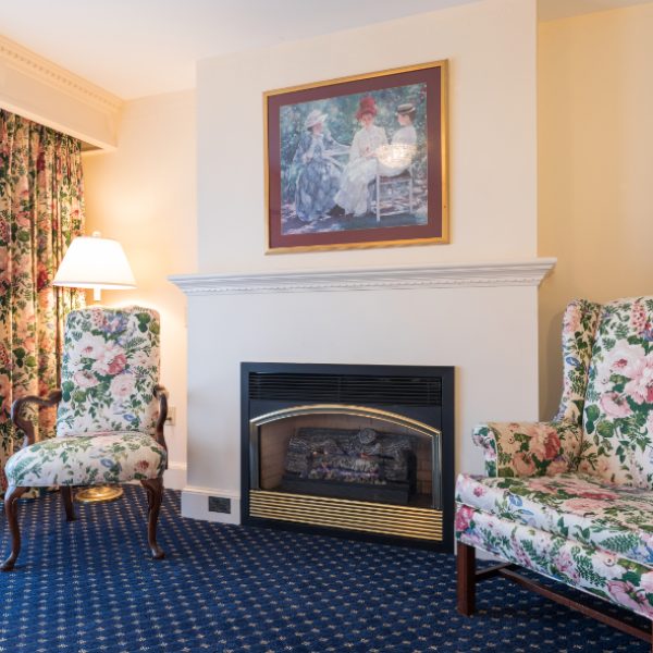 336 Two Queen With Fireplace - Chairs | Bar Harbor Collection